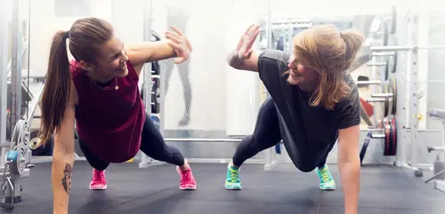 Vår träning på Friskis &amp; Svettis Mölnlycke- I vårt fullutrustade gym på ett plan finns ytor för funktionell träning, maskiner, fria vikter och cardioavdelningI gymmet kan du träna individuellt eller i grupp på våra bokningsbara inspirationspass.Tränare finns på plats särskilda tider för att stödja och inspirera dig i din träning.Här finns en sal anpassad för gruppträning och en spinningsal. När det inte pågår pass i salarna får du gärna använda dem för din egen träning.Behöver du fylla på med energi före eller efter ditt träningspass eller bara slappa en stund har vi en cafédel fylld med schyssta saker som tex mackor, smoothies och bars.Vi har också en shop där vi säljer kläder, vattenflaskor och annat som hör träningen till.Människan är gjord för rörelse, vi mår bra när vi rör på oss.Vad är du sugen på att träna idag?​Det finns många skäl till att träna. Vi tycker att träning ska kännas lustfyllt, så att ha kul är ett gott skäl till att träna. Du får mer energi. Du får en härligare känsla i kroppen.Träna hos oss kan du göra på många olika sättKika in här och hitta träningen som passar dig bäst. Eller utmana dig och träna något nytt.&nbsp;ÅldersgränserPå några av våra träningsformer har vi särskilda åldersgränser2-6 år på Familjejympa7-12 år på all gruppträning utan redskap tillsammans med förälder/vuxen.10 år på träning i gymmet tillsammans med förälder/vuxen13 år på all typ av träningSpinningKonditionsträningen som är både svettig &amp; energifylld - på spincykelDu tränar på en spincykel, där det är du själv som väljer och reglerar motståndet.Du bestämmer hur lätt eller utmanande det blir för dig.&nbsp;Ledaren guidar genom passet och peppar dig igenom de&nbsp;tre olika positioner som ett spinpass innehåller: en sittande och två stående.Allt för att variera träningseffekten.&nbsp;Spinning ger dig effektiv konditionsträning som ger varierande träningseffekter: snabbhet, uthållighet och styrka.Indoor walkingFlowig träning på crosstrainer. Indoor walking (IW) är effektiv konditionsträning på crosstrainer, en så kallad walker. På köpet utmanar du din bålstabilitet och balans.&nbsp;Rörelsemönstret på en Crosstrainer/walker liknar löpning och skidåkning.Hela kroppen engageras och känslan är skönt flowingEn schysst bonus är att träningen är skonsam för lederna, oavsett om du väljer att ta det lugnt eller utmana dig ordentligt.&nbsp;Första gången? För att träna IW är det bra om du är minst 150 cm lång på grund av walkerns storlek och avstånd mellan trampor och stavar.Hos Friskis &amp; Svettis Mölnlycke får du vara precis den du ärVi inspirerar dig att komma igång – och får dig att trivas så att du aldrig vill lägga av.För trivs du kommer du att fortsätta träna.Du blir tryggare, starkare och vågar utmana dina gränser.Du växer som människa och vi som rörelse.Genom åren har hundratusentals människor blivit en del av oss.Friskis&amp;Svettis är en gemensam nämnare för människor i alla åldrar, livsstilar och intressen.Tillsammans är vi en stolt ideell förening som engagerar och förändrar.Det har vi gjort sedan 1978 – och vi har bara börjat.Friskis och Svettis&nbsp;Din GymPartnerFriskis &amp; Svettis konkurrerande kommersiella GymKedjor 2023:SATS Din GymPartnerNordic Wellness Din Bästa-GymPartnerKan Du Gissa Vilken Gymkedja Som Är Mest Sökt På Alla Bolag?Samt enligt analysverktyget Ahrefs är månadens mest sökta hittills under 2023?- Alla vet att det är mycket tuff konkurrens i gymbranschen – tydlig fokus ger lokala företagare kunder.Lokala Gym kan genom en bolagspresentation på Allabolag och på GymKarta.se hamna på Googles första sida.&nbsp;Här hittar du fler Friskis &amp; Svettis i GöteborgFriskis&amp;Svettis Västra hamngatanFriskis&amp;Svettis MajornaFriskisSvettisFriskis&amp;Svettis KvillebäckenFriskis&amp;Svettis ValhallaFriskis&amp;Svettis GårdaFriskis&amp;Svettis JohannebergFriskis&amp; Svettis FrölundaVarmt välkommen till Göteborgs främsta träningsanläggningar med gymutrustning från de världsledande varumärkena Technogym, Life Fitness, Precor, Cybex!Kolla ditt gym på alla bolagKöp Kosttillskott &amp; TräningskläderIndoor walking hemma?Här är de 15st mest sökta gymmen på GymKarta i Juli 2023Nordic Wellness Lindholmen på Lindholmsallén 20 i GöteborgSATS Gamlestaden på Gamlestadstorget 7 i GöteborgSTC Sävedalen - Göteborgsvägen 104 - GymKarta.seSTC munkebäck på Munkebäcks Allé 26 i GöteborgNordic Wellness Göteborg Kviberg Arena - GymKarta.seNordic Wellness Kungälv Kongahälla - GymKarta.seActic Lerum - Vattenpalatset på Häradsvägen 3 i Lerum&nbsp;Maximus Gym Brunnsbo på Folkvisegatan 15 i GöteborgSATS Hovås på Björklundabacken 2 i Hovås - GymKarta.seNordic Wellness Backaplan på Gustaf Dalénsgatan 13Fitness24Seven på Lergöksgatan 6 i Västra FrölundaSATS Askim (Sisjön stora) på Ekonomivägen 6 i AskimSTC på Ekenleden 10 i Kållered - GymKarta.seNordic Wellness Marklandsgatan - GymKarta.seNordic Wellness på Vasagatan 7 i Göteborg